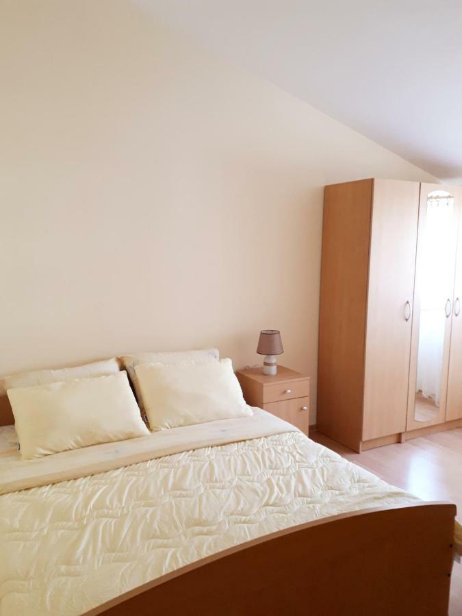 Apartment Dani *